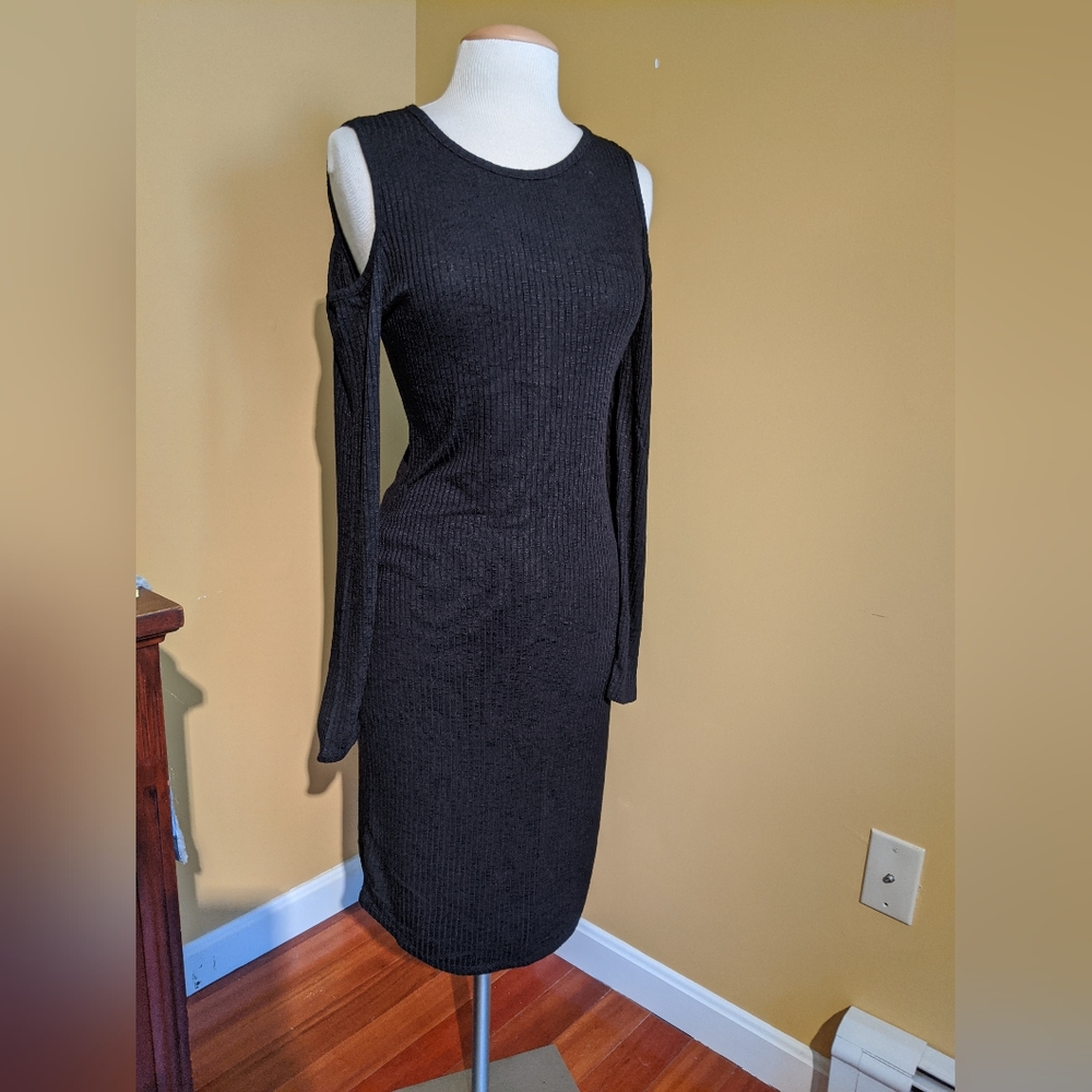 Black cold shoulder rib knit dress keyhole back Xhilaration